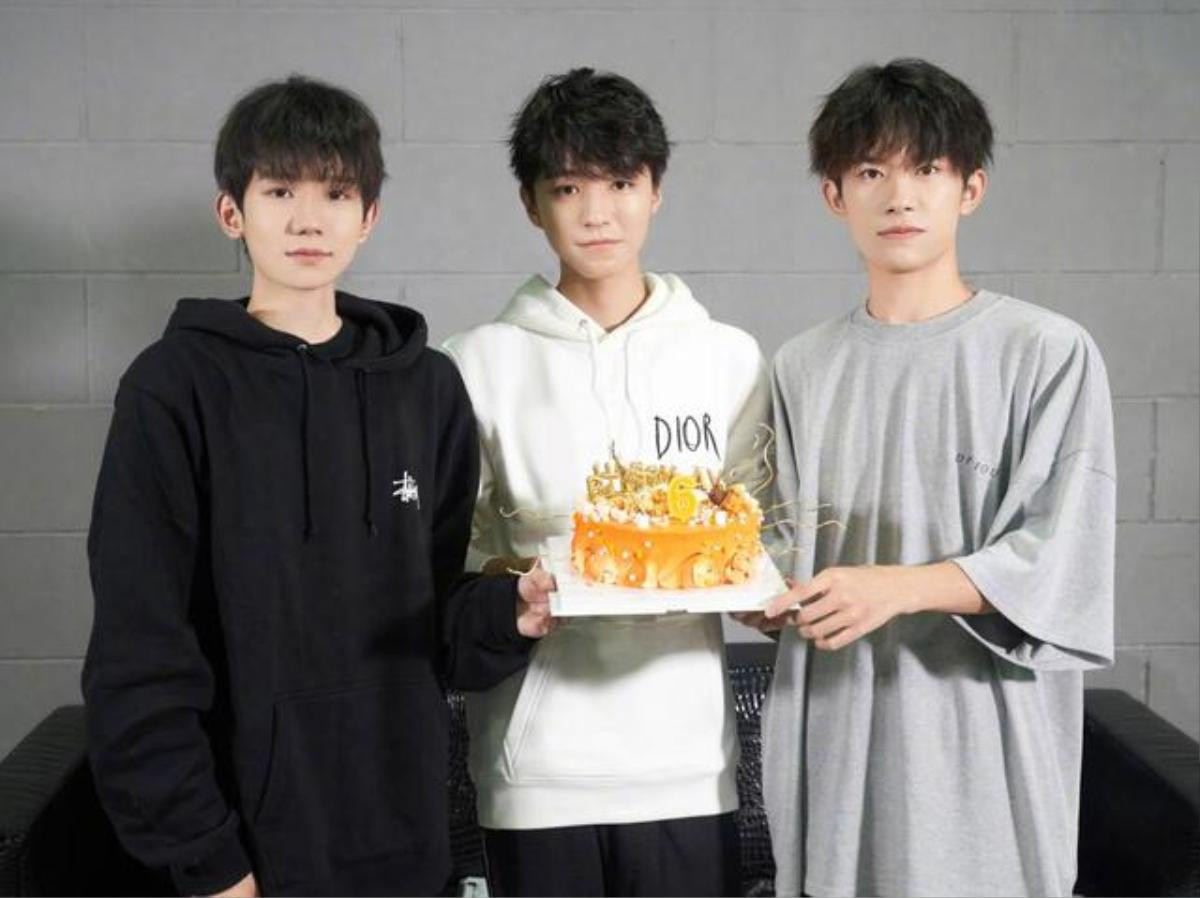 Vương Tuấn Khải hết hạn hợp đồng công ty, TFBOYS đứng trước nguy cơ tan rã ? Ảnh 8