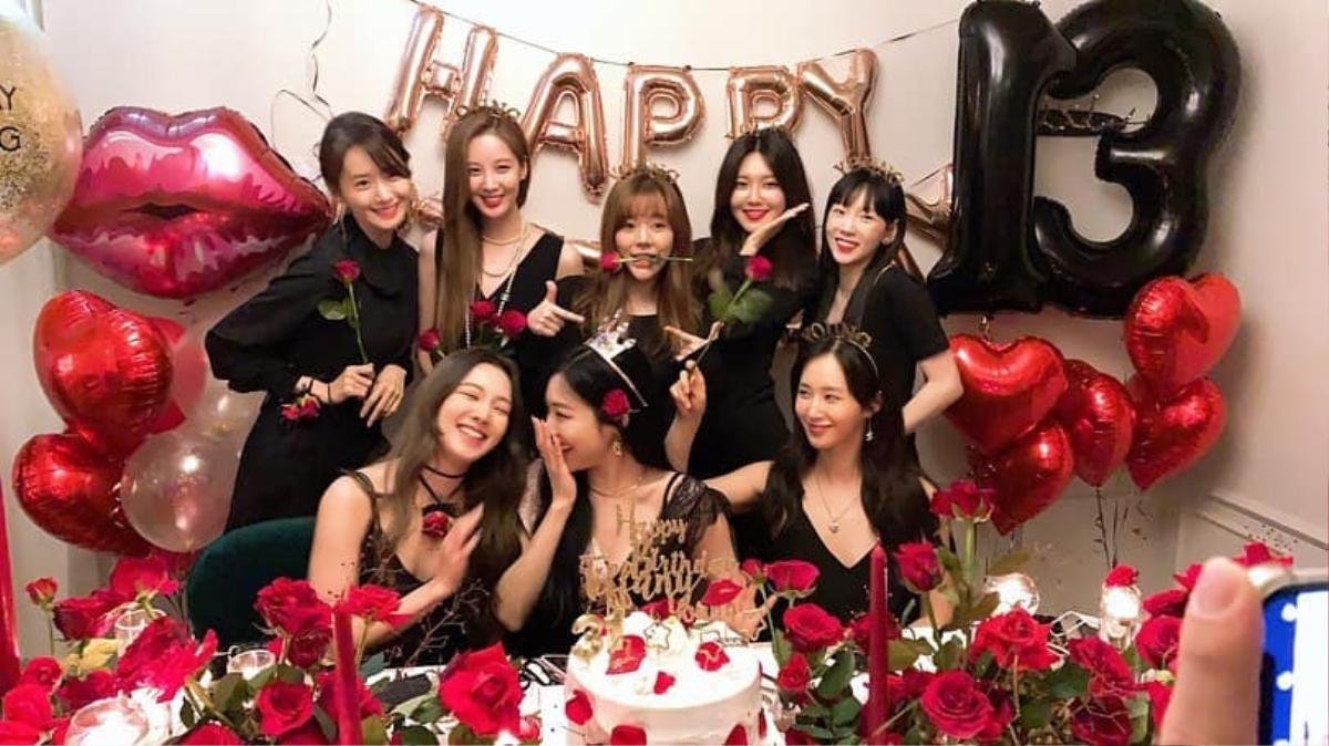 SNSD tụ họp nhân kỷ niệm 13 năm debut, 'quẩy' party rần rần nhưng vẫn không quên mang khẩu trang để bảo vệ sức khỏe mùa dịch Ảnh 3