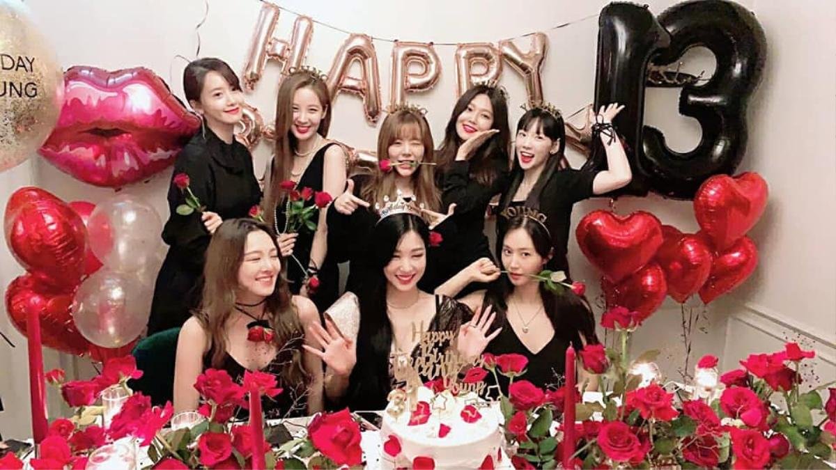 SNSD tụ họp nhân kỷ niệm 13 năm debut, 'quẩy' party rần rần nhưng vẫn không quên mang khẩu trang để bảo vệ sức khỏe mùa dịch Ảnh 1