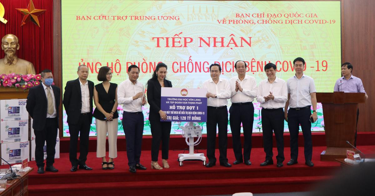 Đại học Văn Lang và Tập đoàn Vạn Thịnh Phát trao tặng 500 máy thở MV20 cho Mặt trận Tổ quốc Việt Nam - Bộ Y tế Ảnh 4