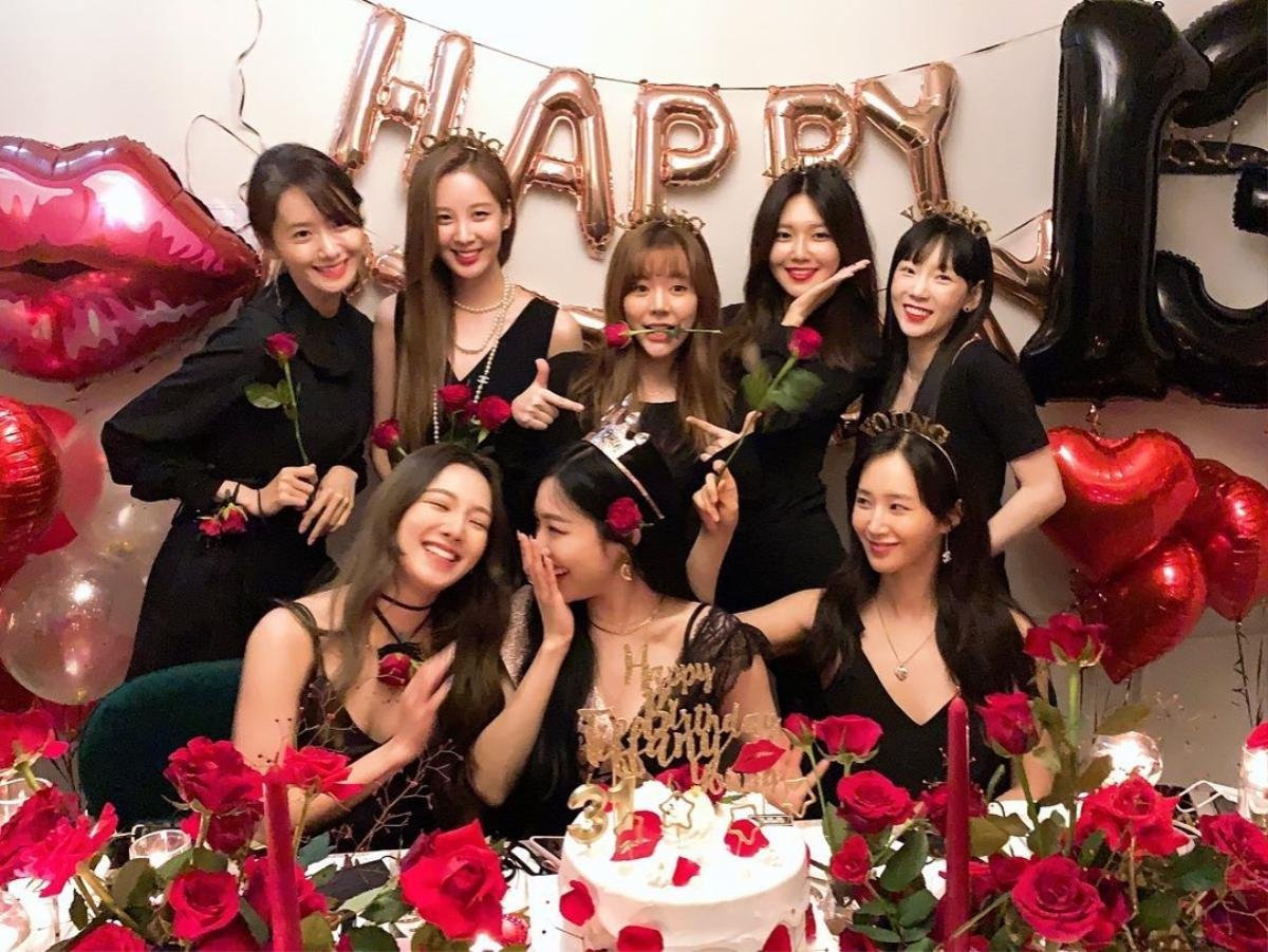 SNSD kỷ niệm 13 năm debut, TWICE sắp comeback: Dân mạng phản ứng thế nào? Ảnh 9