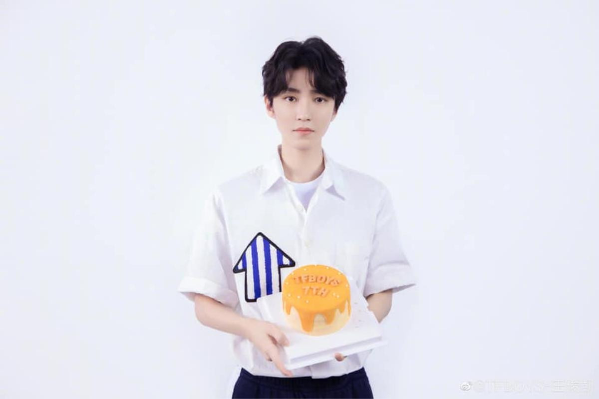 TFBoys chứng minh độ hot đáng nể khi cả ba thành viên tổ hợp thành một: Chưa đầy 1 tiếng phá 6 triệu like Ảnh 5