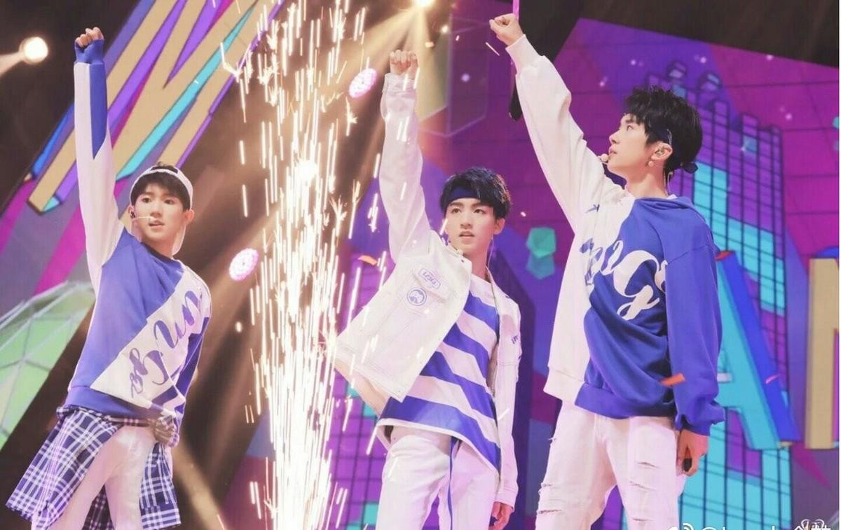 Cư dân mạng lắc đầu ngán ngẩm khi fan của ba thành viên TFBOYS lại tiếp tục gây chiến Ảnh 4