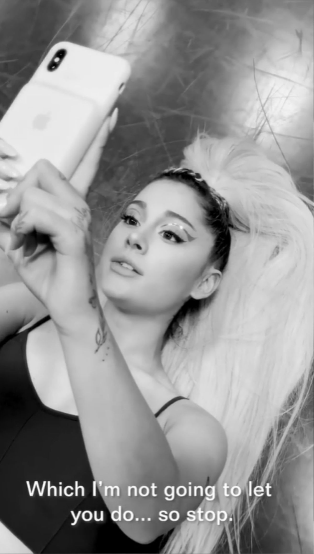 Bị Lady Gaga vô tình cào xước mắt, Ariana Grande không hề tức giận: 'Tôi hi vọng nó sẽ để lại sẹo' Ảnh 4