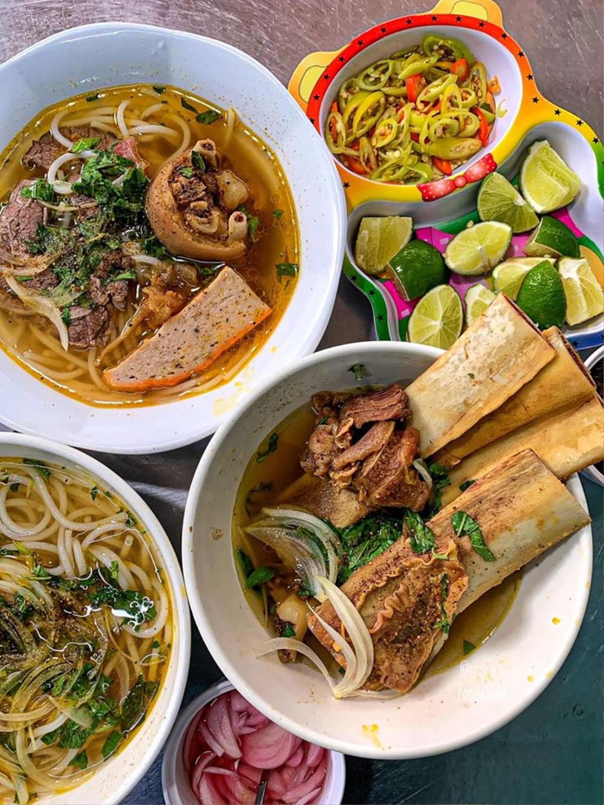 Top 7 quán bún bò 'ăn là ghiền', ngon nức tiếng Sài Gòn Ảnh 3