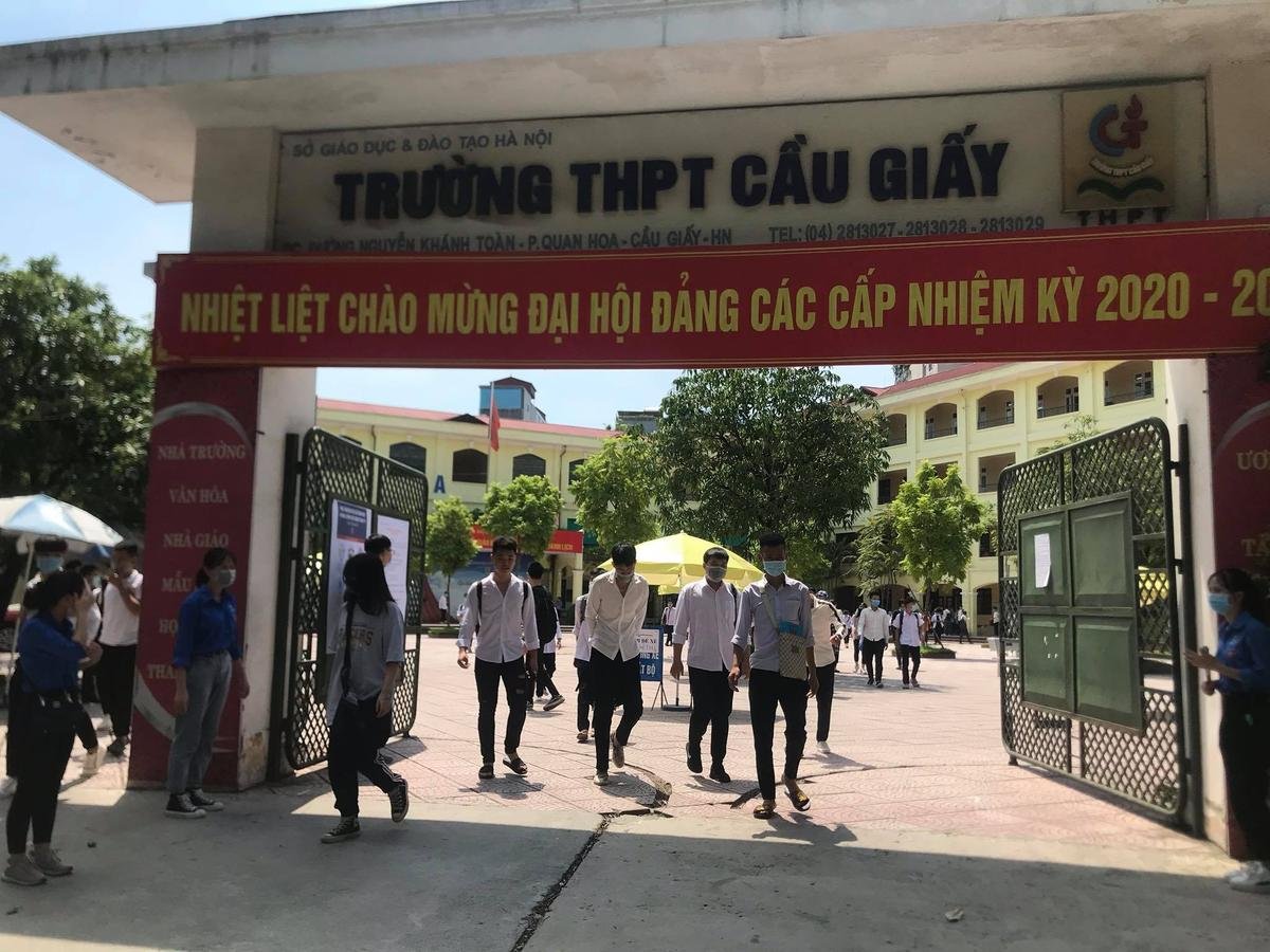 Kỳ thi tốt nghiệp THPT 2020: Gần 900.000 thí sinh đã hoàn thành bài thi tổ hợp khoa học tự nhiên và khoa học xã hội Ảnh 1