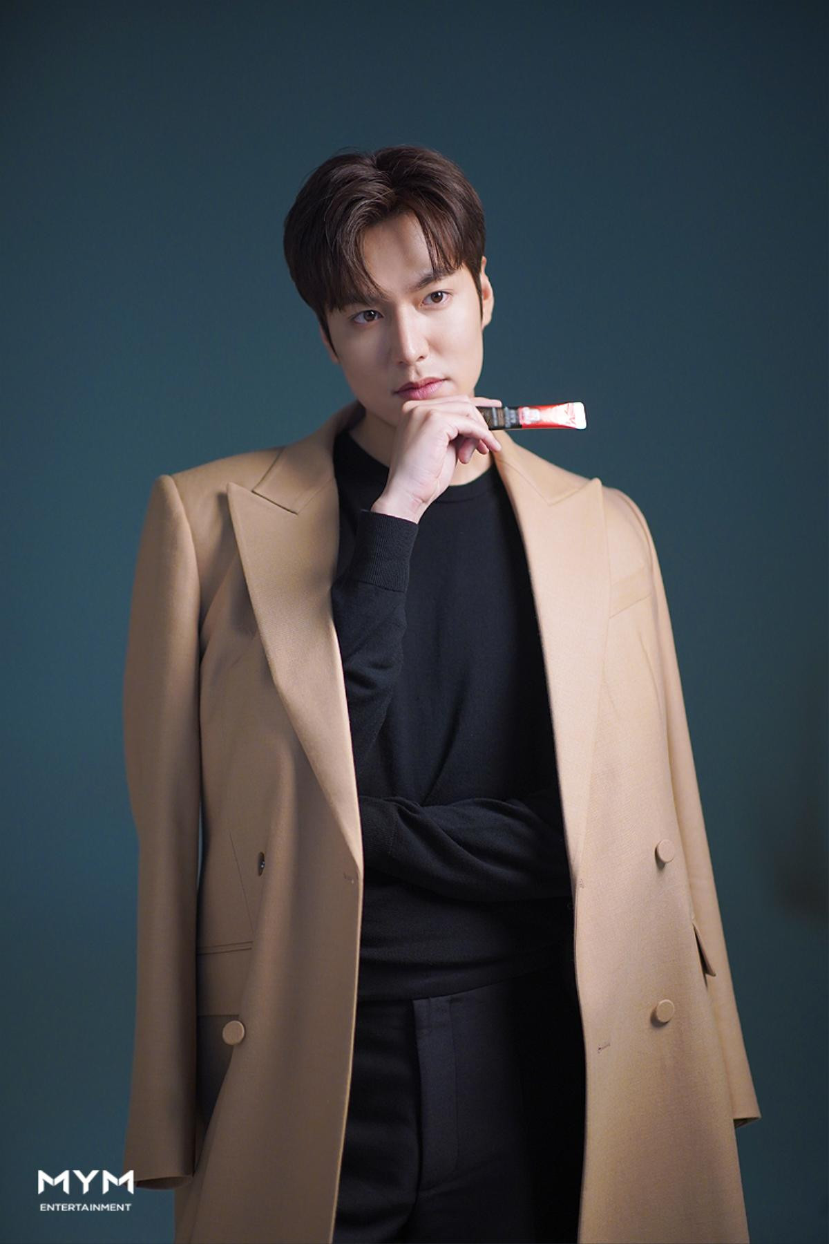 Bấn loạn với vẻ đẹp 'giết người' của Lee Min Ho: Sau 11 năm, thủ lĩnh F4 vẫn sống mãi trong tim fan Ảnh 39