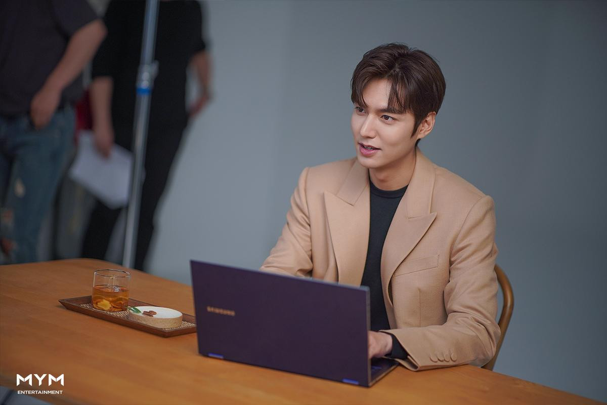 Bấn loạn với vẻ đẹp 'giết người' của Lee Min Ho: Sau 11 năm, thủ lĩnh F4 vẫn sống mãi trong tim fan Ảnh 26