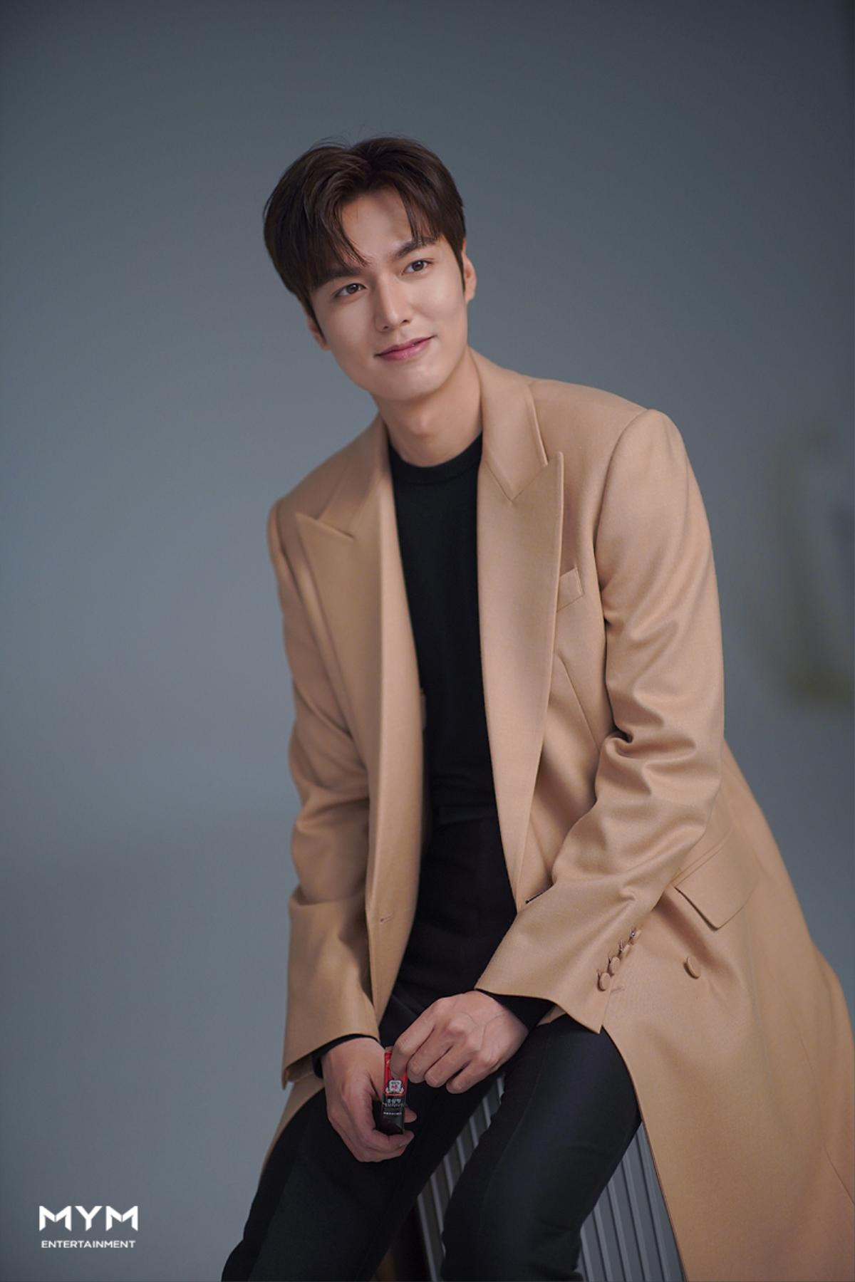 Bấn loạn với vẻ đẹp 'giết người' của Lee Min Ho: Sau 11 năm, thủ lĩnh F4 vẫn sống mãi trong tim fan Ảnh 30