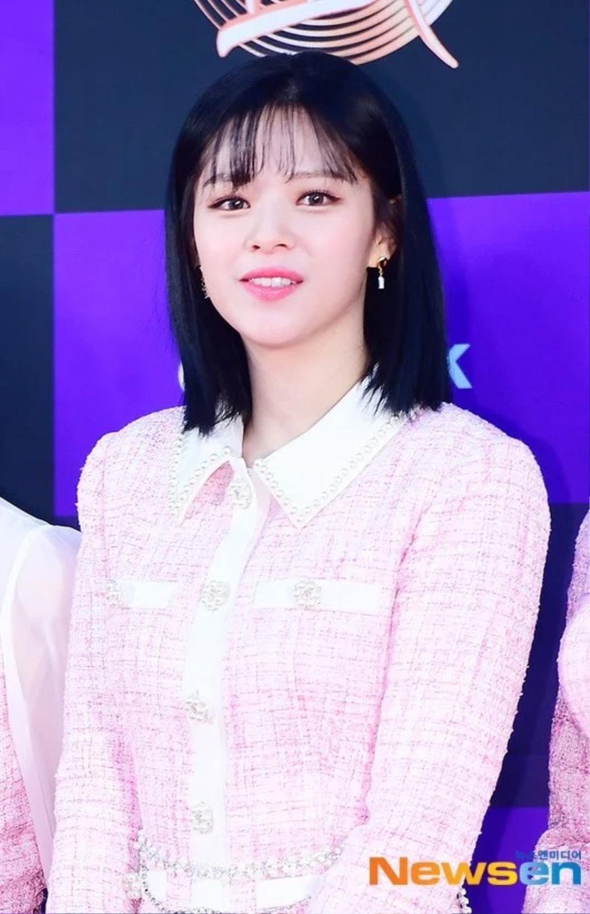 Jeongyeon (TWICE) không tham gia 'Soribada Best K-Music Awards 2020' vì sức khỏe yếu Ảnh 3