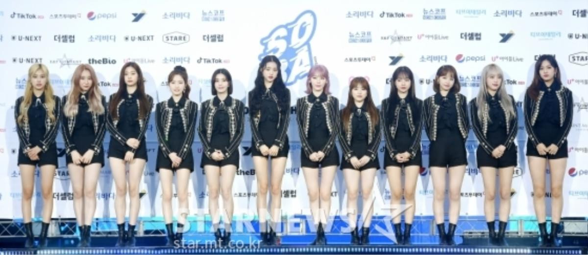 Kim Woo Seok, TWICE, Red Velvet, I*ZONE và ITZY đổ bộ thảm xanh 'Soribada Awards 2020' Ảnh 19