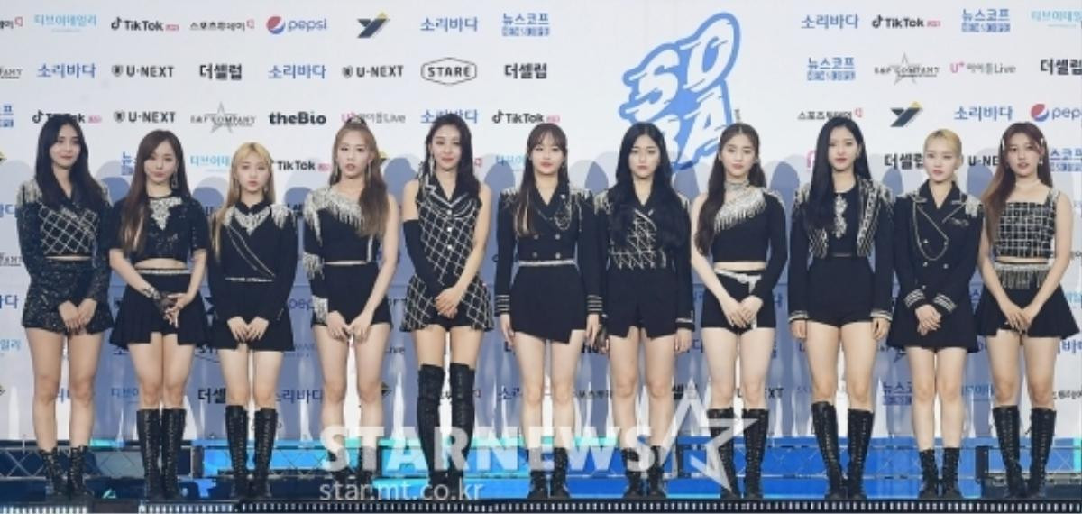 Kim Woo Seok, TWICE, Red Velvet, I*ZONE và ITZY đổ bộ thảm xanh 'Soribada Awards 2020' Ảnh 17