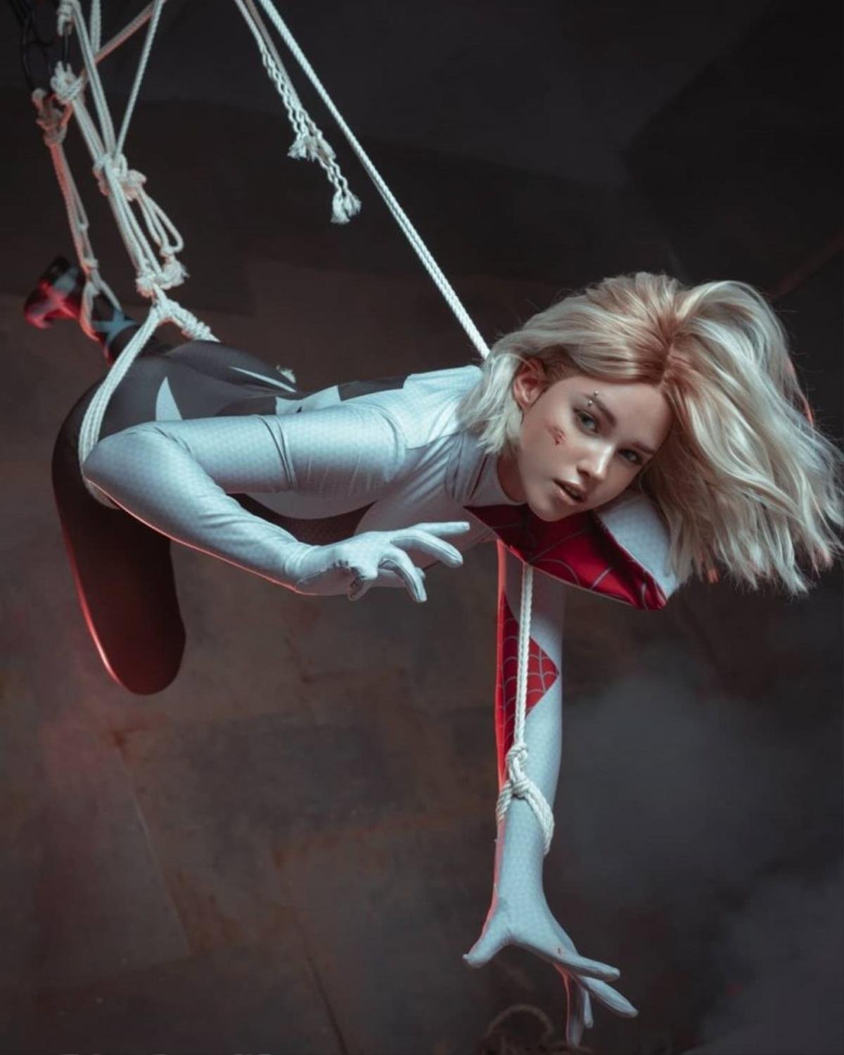 Chiêm ngưỡng bộ ảnh cosplay Spider-Gwen xuất thần của Shirogane-sama Ảnh 4