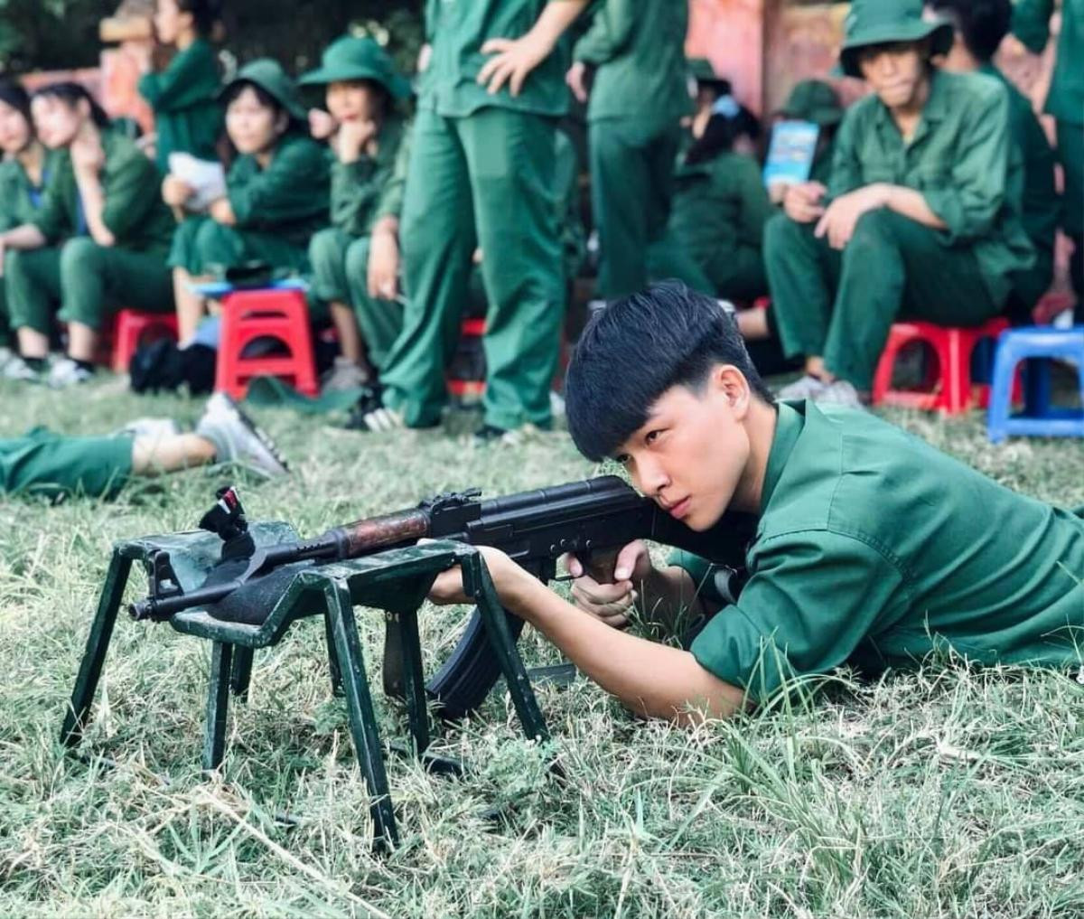 Loạt 'cực phẩm' tại kỳ học quân sự của Đại học Hà Nội Ảnh 6