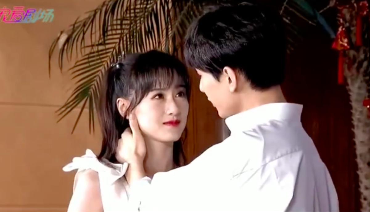 Hành động 'sao tác couple' nhiệt tình của Triệu Lệ Dĩnh năm xưa bỗng thành tiêu điểm vì chuyện nụ hôn của phim 'Lưu ly' Ảnh 6