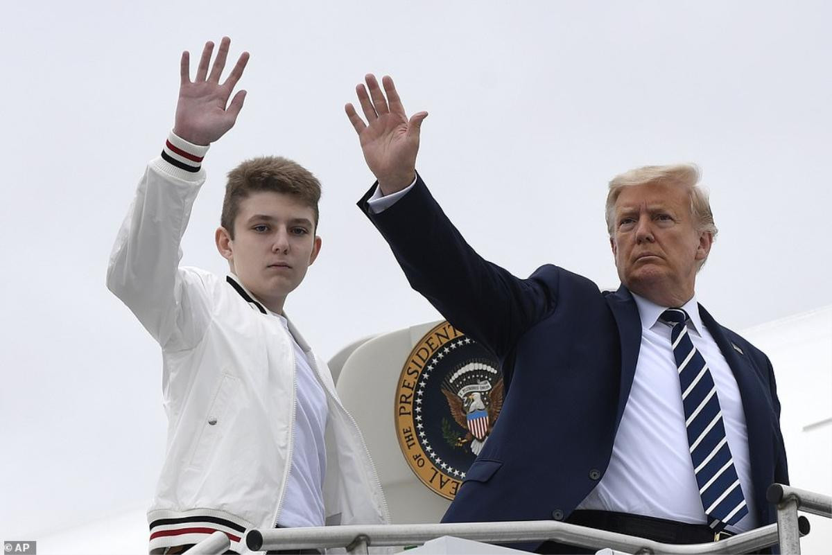 Barron Trump cao vượt trội so với cha mẹ Ảnh 7