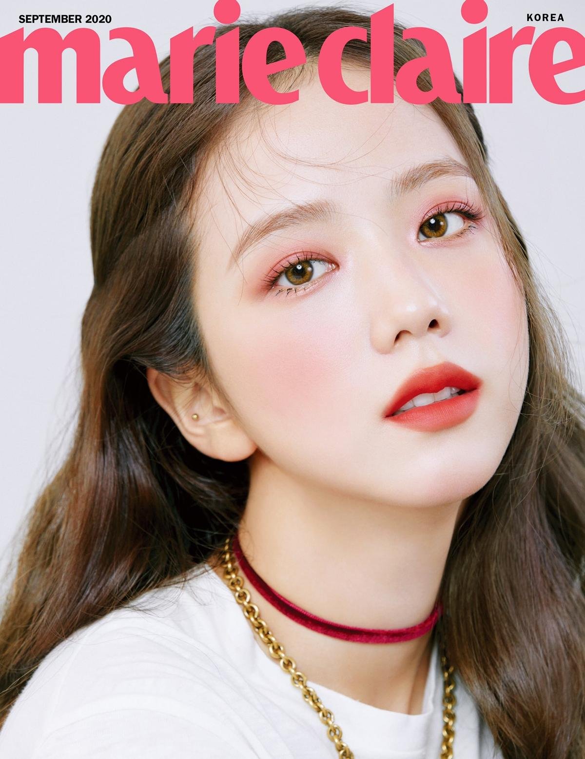 Jisoo (BlackPink) rạng rỡ trên bìa Marie Claire tháng 9, tiết lộ lịch trình bận rộn Ảnh 1