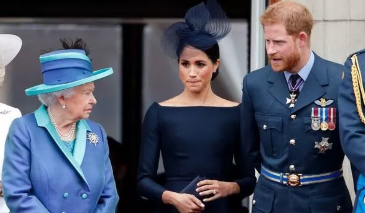 Chỉ vì kế hoạch rời hoàng gia, Harry và Meghan từng dự định 'đón đầu' Nữ hoàng Ảnh 1