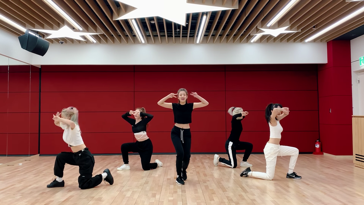 ITZY tung Stage Practice 'Not Shy': Bao nhiêu điểm cho khả năng hát live từ 'gà cưng' JYP Entertainment? Ảnh 5