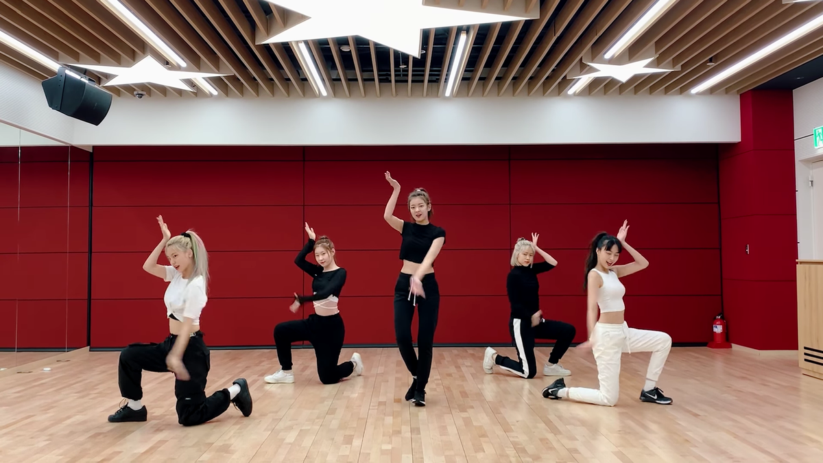 ITZY tung Stage Practice 'Not Shy': Bao nhiêu điểm cho khả năng hát live từ 'gà cưng' JYP Entertainment? Ảnh 4