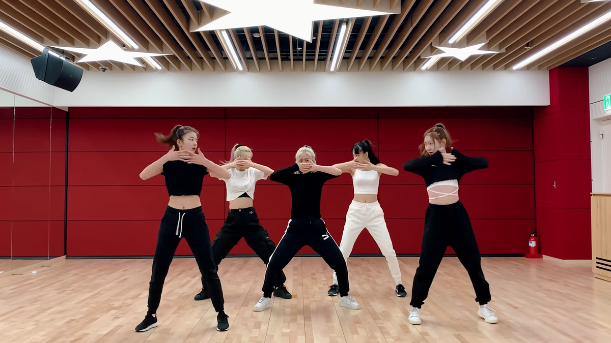 ITZY tung Stage Practice 'Not Shy': Bao nhiêu điểm cho khả năng hát live từ 'gà cưng' JYP Entertainment? Ảnh 2