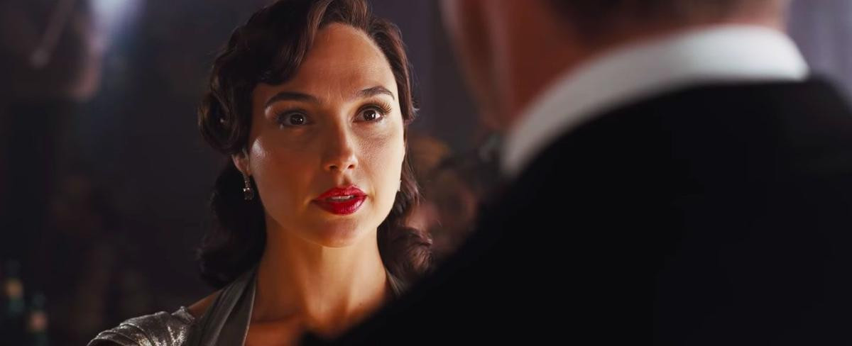 Trailer đầu tiên của 'Death on the Nile': Gal Gadot thể hiện đẳng cấp chị đại, cực quyến rũ Ảnh 3