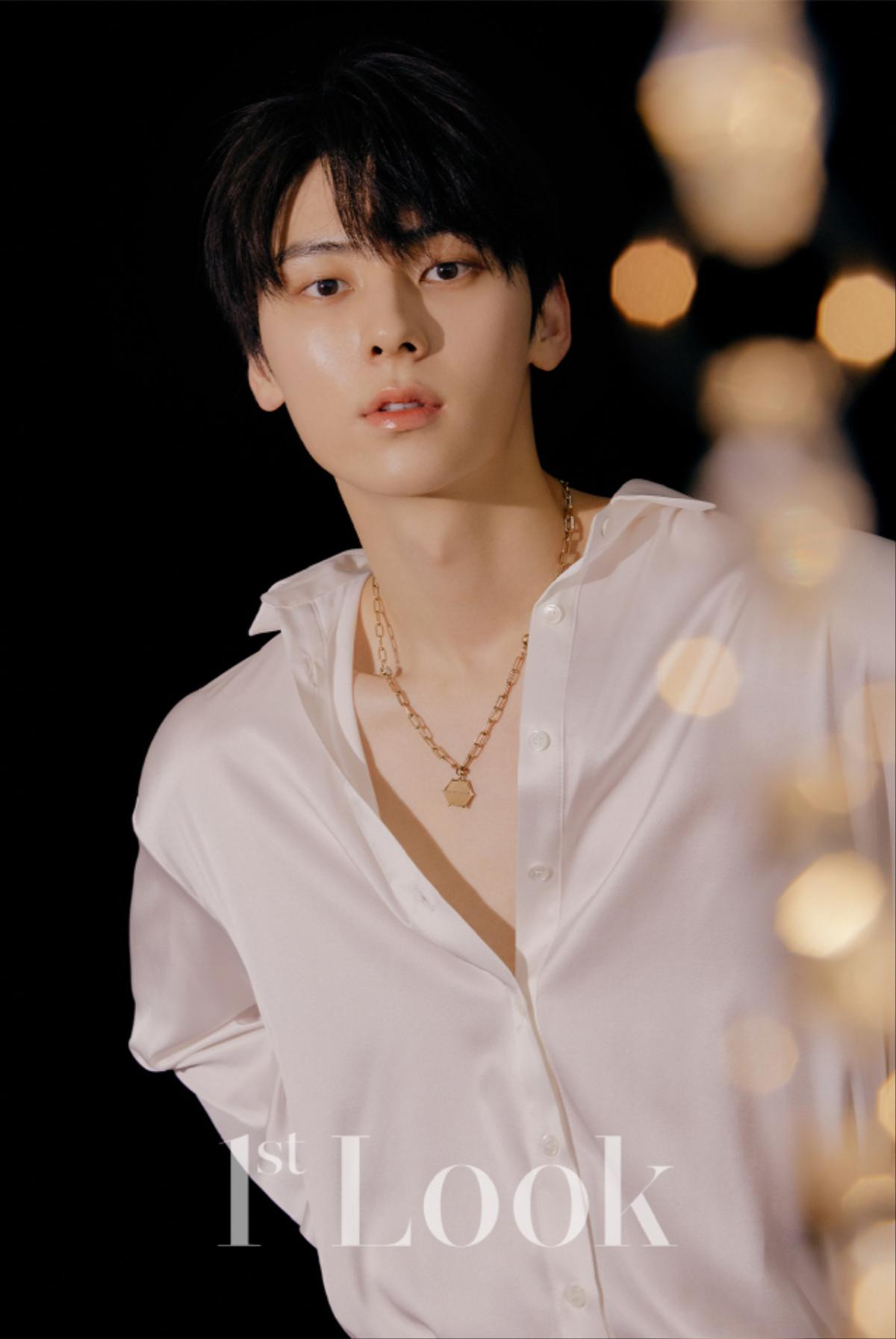 Minhyun (Nu'est) xuất hiện trên bìa 1st Look tháng 9, chia sẻ áp lực khi đóng phim đầu tay Ảnh 3