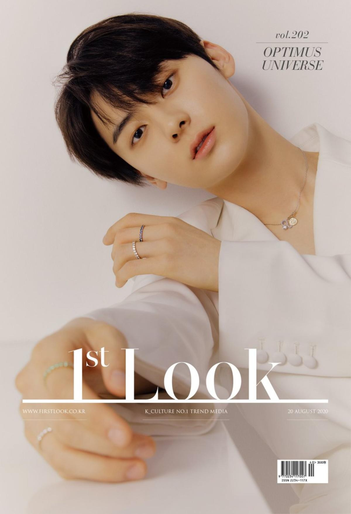 Minhyun (Nu'est) xuất hiện trên bìa 1st Look tháng 9, chia sẻ áp lực khi đóng phim đầu tay Ảnh 1