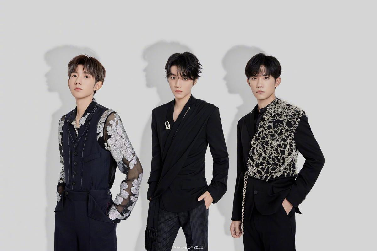 Dịch Dương Thiên Tỉ khiến fan 'quắn quéo' với từng khoảnh khắc xuất hiện trong concert của TFBoys Ảnh 7