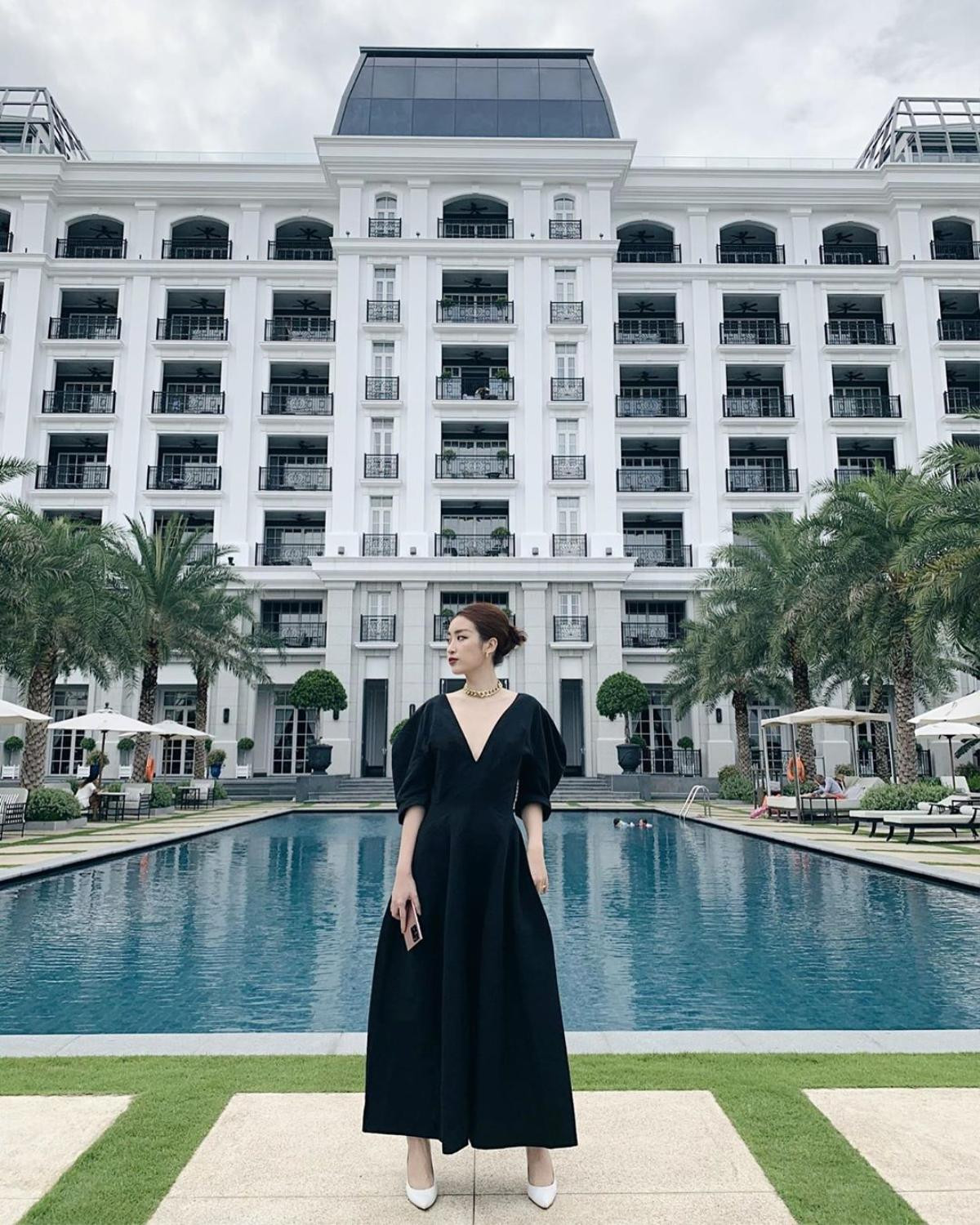 Mentor Võ Hoàng Yến 'thị phạm' catwalk cho Khánh Vân: Sân khấu Miss Universe sắp bị càng quét Ảnh 11