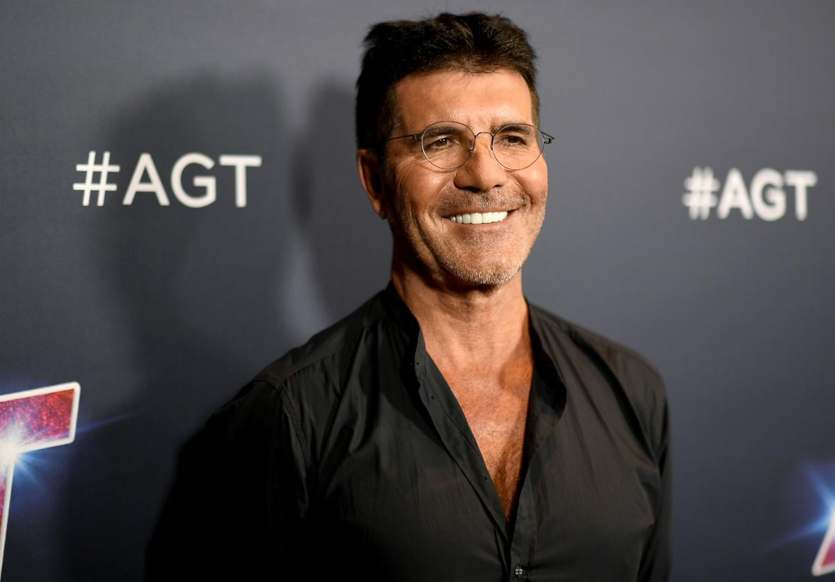 Simon Cowell xuất hiện sau tai nạn gãy 3 đốt sống lưng, vẫn muốn trở lại ghế nóng chung kết Britain's Got Talent Ảnh 1