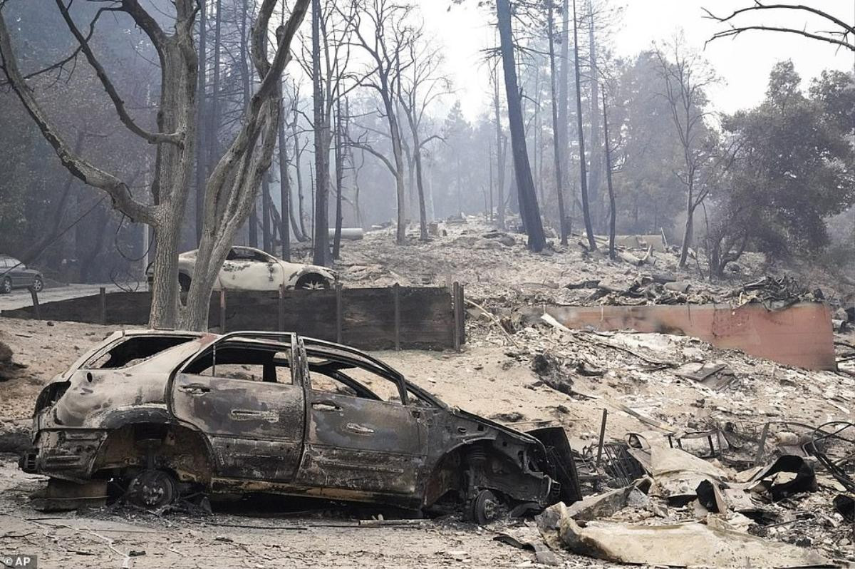 California 'đỏ lửa' vì hàng trăm đám cháy rừng Ảnh 6