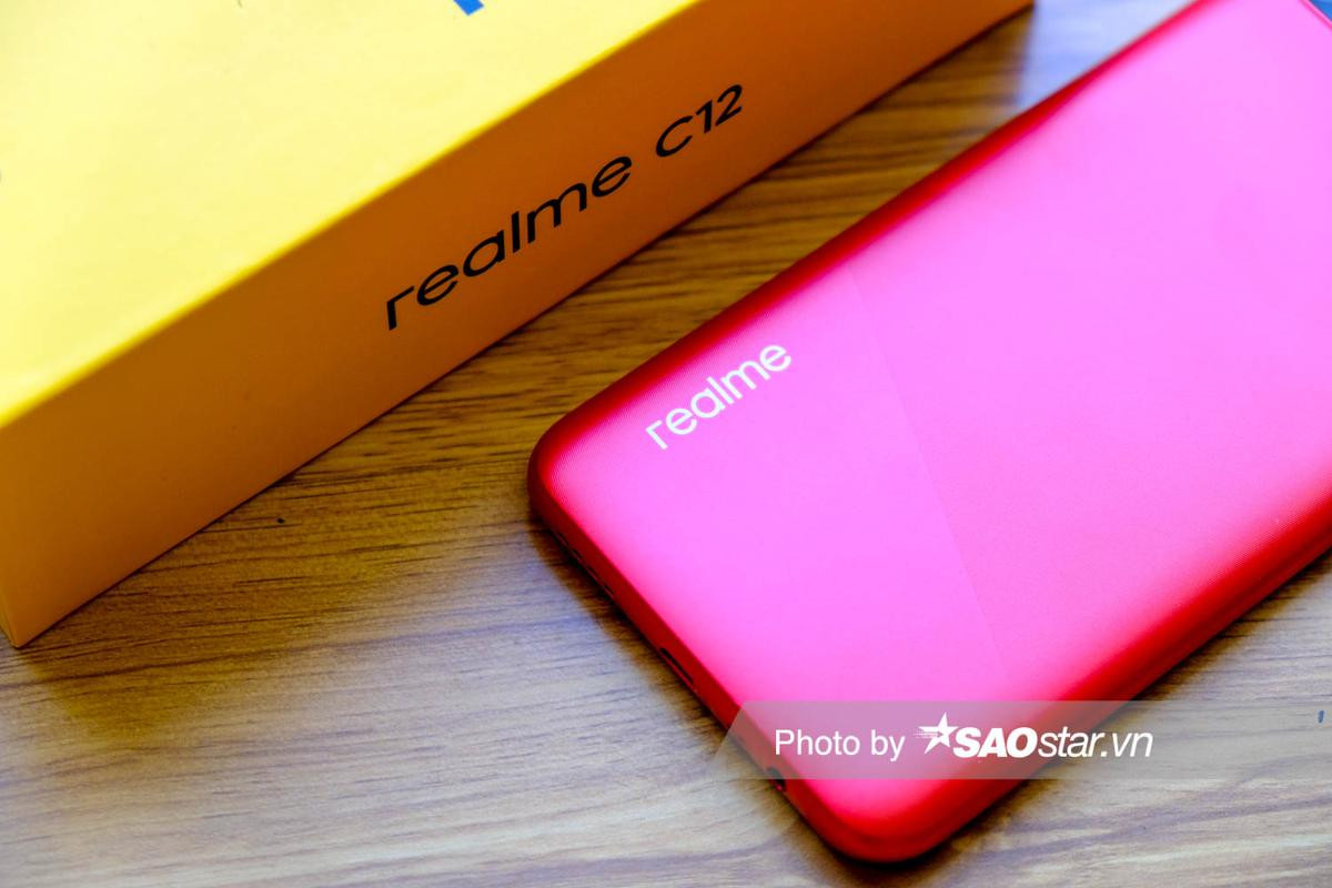 Mở hộp Realme C12 tại VN: Thân máy nhỏ gọn nhưng có pin 6000mAh Ảnh 13