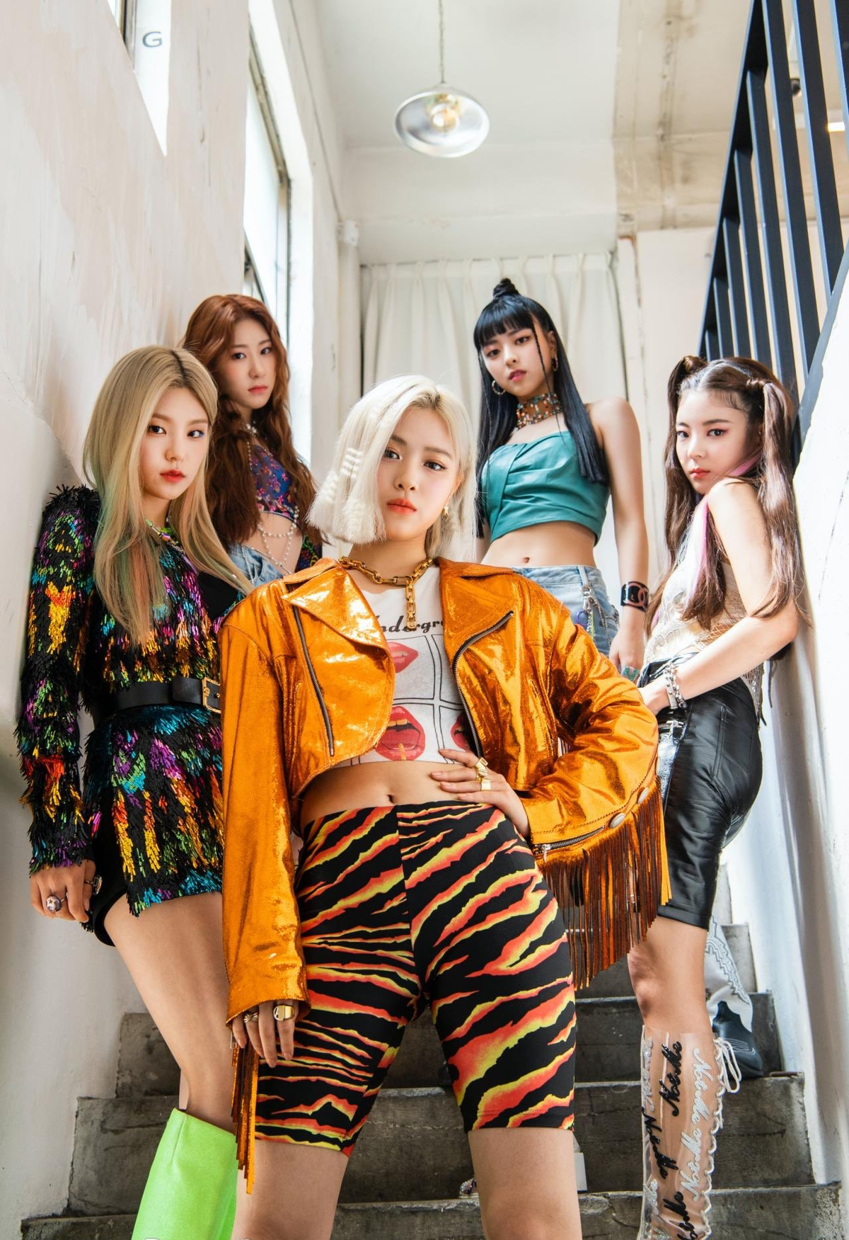 ITZY tự phá thành tích doanh thu tuần đầu của chính mình với số lượng album tăng gấp đôi Ảnh 1