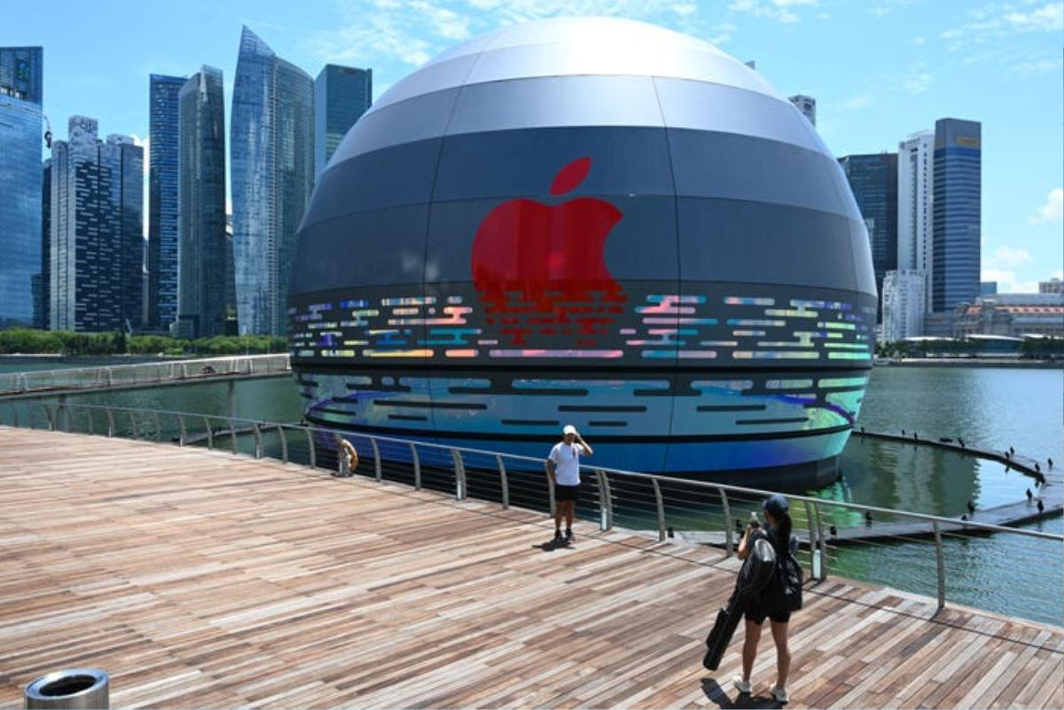 Cận cảnh Apple Store nổi trên mặt nước độc nhất vô nhị của Apple tại Singapore Ảnh 3