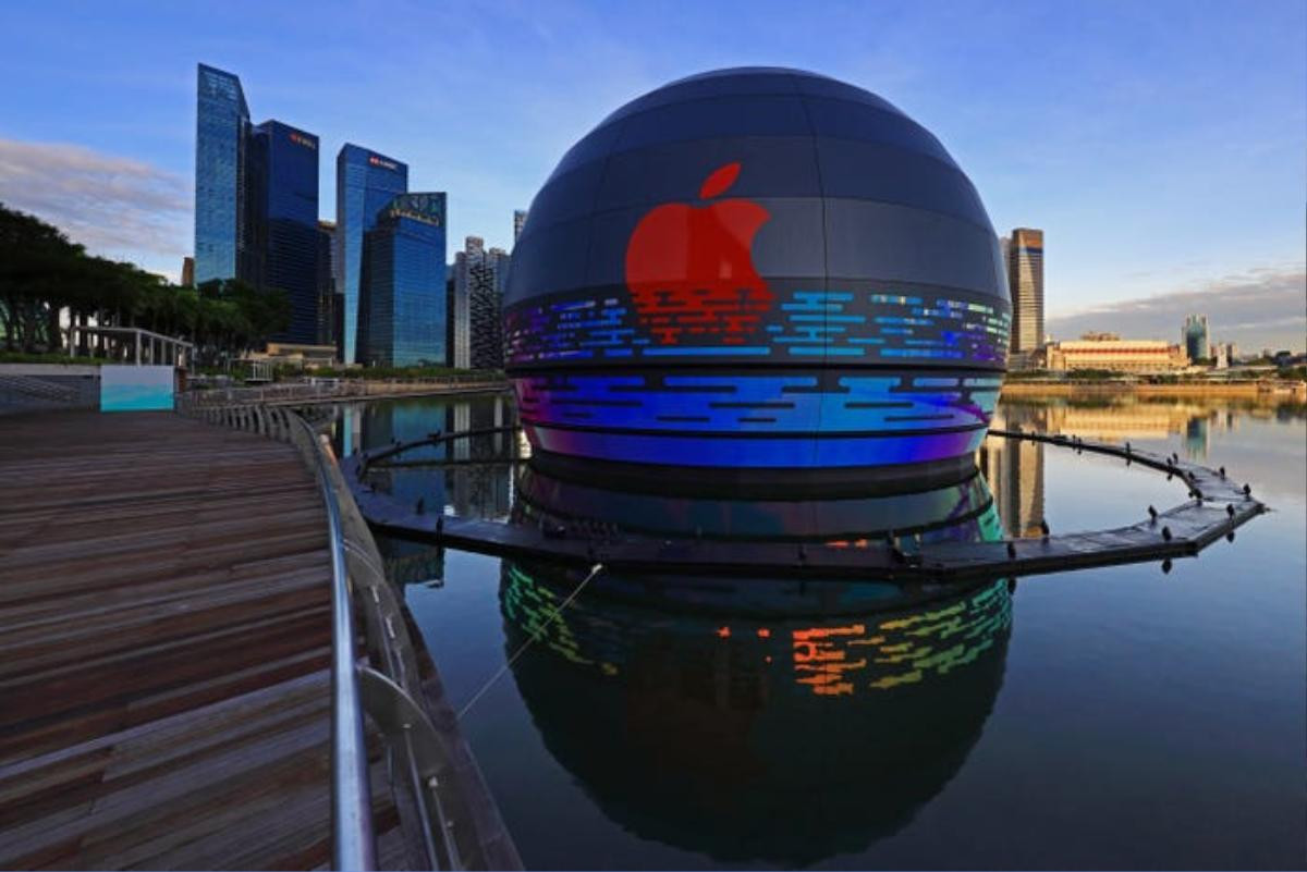 Cận cảnh Apple Store nổi trên mặt nước độc nhất vô nhị của Apple tại Singapore Ảnh 6