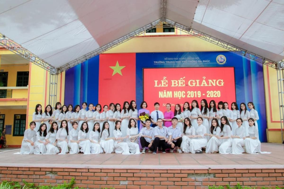 'Choáng' với bảng điểm môn Văn của lớp học tại Hà Nội: 42/44 học sinh đạt từ điểm 8 trở lên, 5 thành viên lọt vào 'top thủ khoa' của thành phố Ảnh 1