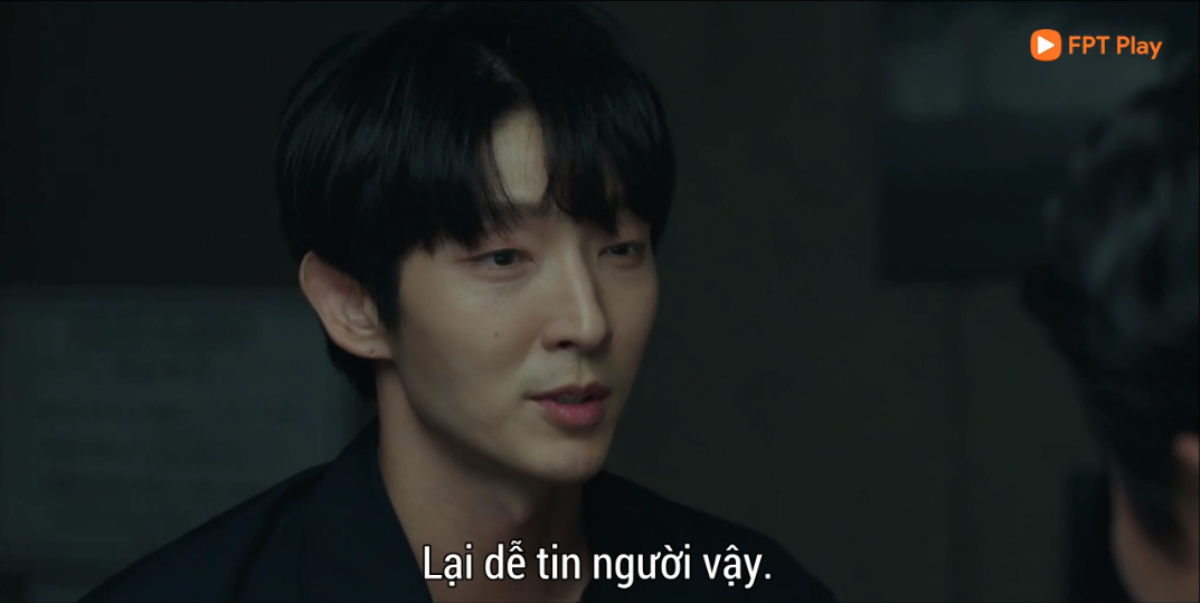 Tập 19 'Hoa của quỷ': Gã buôn người đã cho Lee Joon Ki xem gì mà có thể khiến anh bàng hoàng đến vậy? Ảnh 2