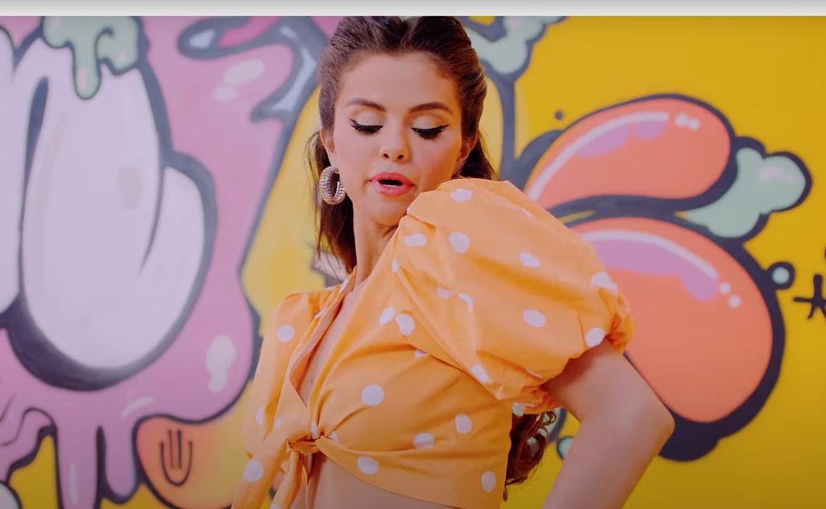 Fans bấn loạn khi Selena Gomez hóa thân thành cô nàng bán kem siêu quyến rũ trong MV Ice Cream Ảnh 6