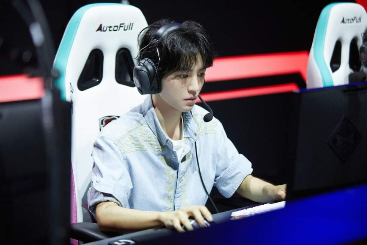 Hashtag 'Vương Tuấn Khải là nam chính E-sport' lên no.1 hot search Ảnh 4