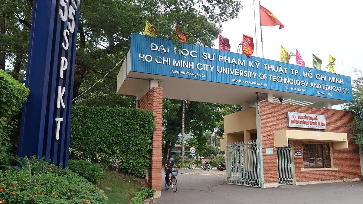 Đại học đầu tiên tại TP.HCM công bố điểm sàn Ảnh 2