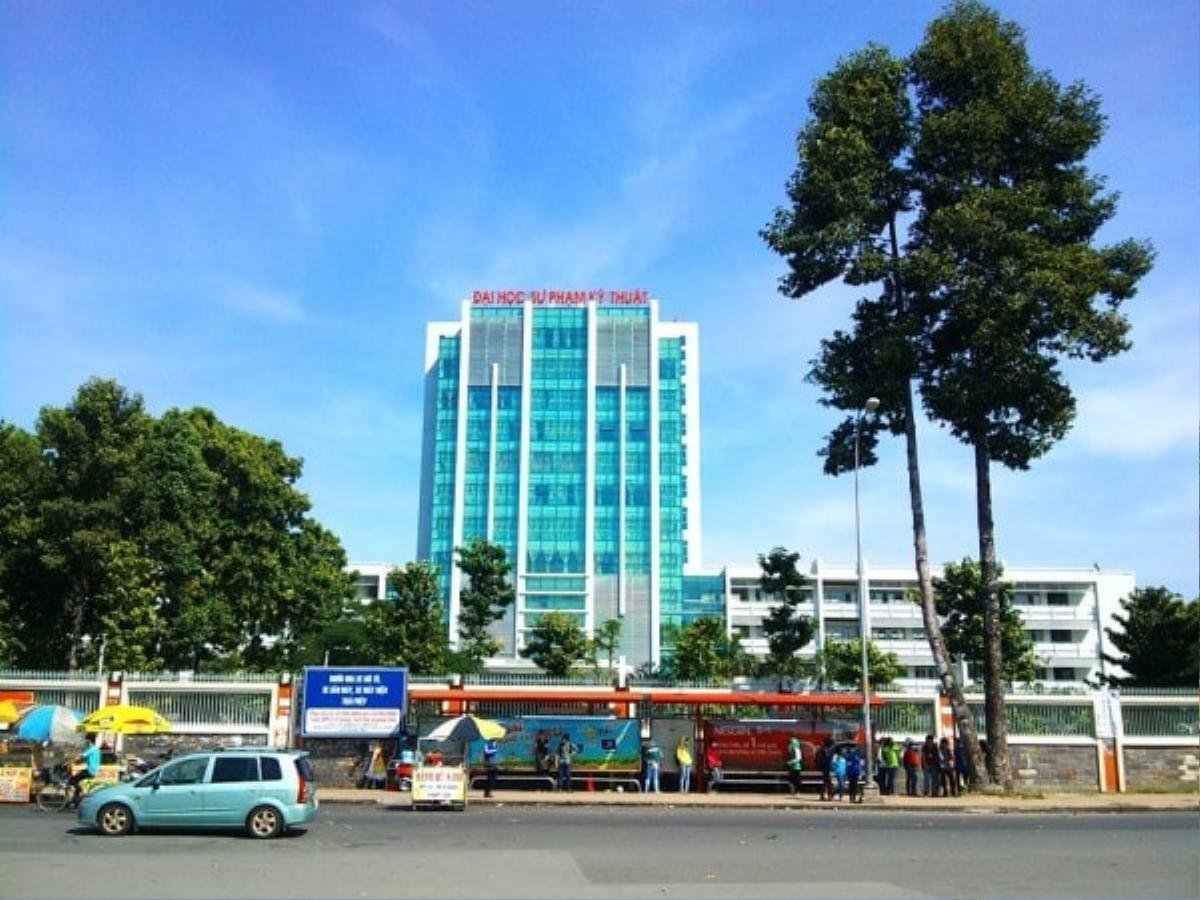 Đại học đầu tiên tại TP.HCM công bố điểm sàn Ảnh 3