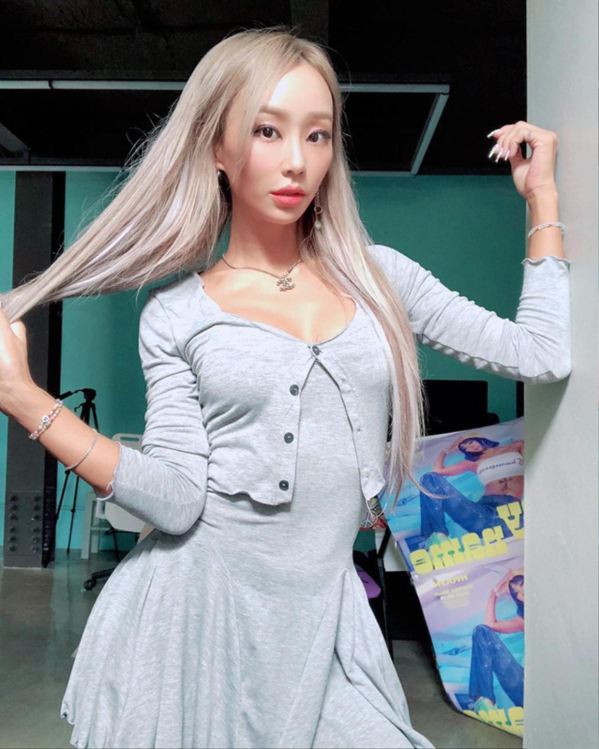 Hyorin (SISTAR) khiến fan Hàn 'dậy sóng' với diện mạo khác lạ nghi do 'dao kéo' quá đà Ảnh 2