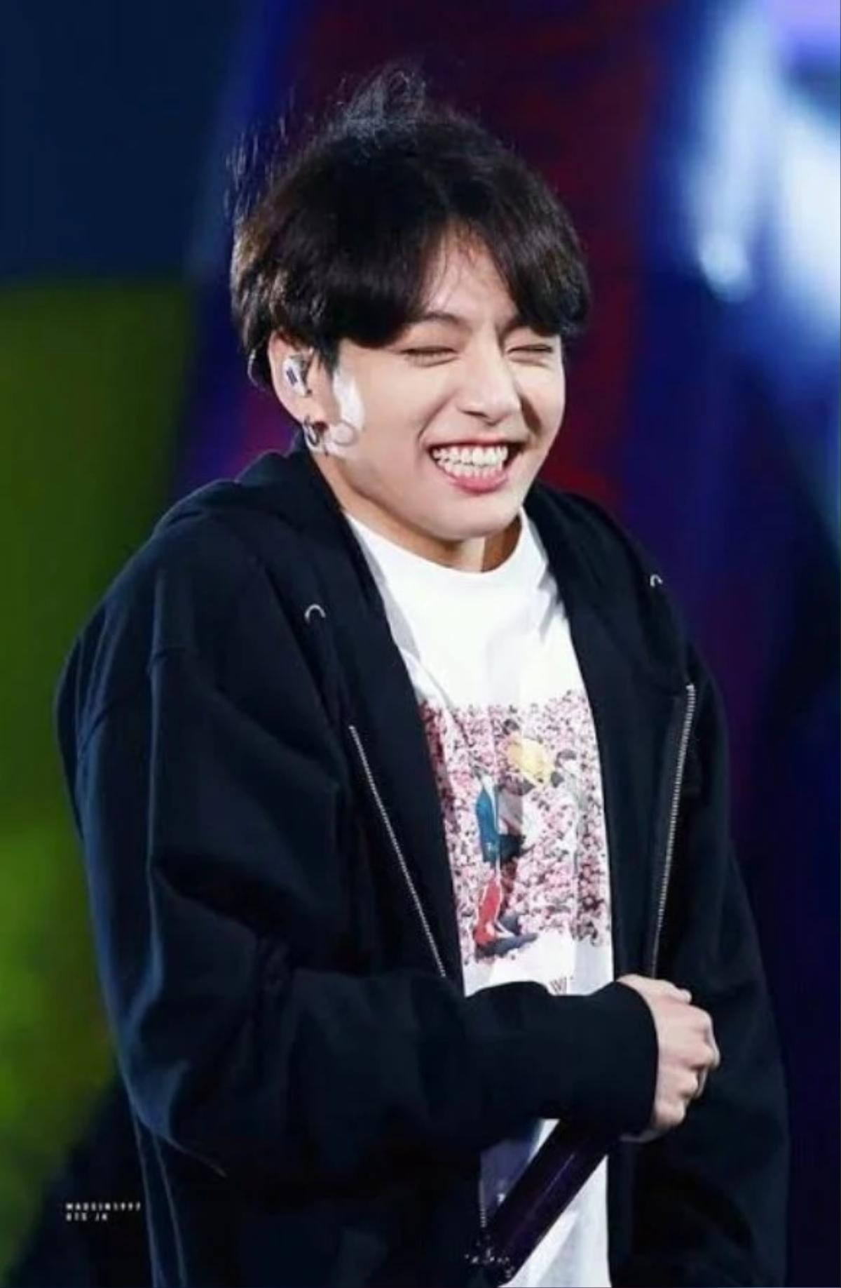 Ước mơ lọt BXH Billboard Hot 100 thành sự thật, Jungkook vui vẻ ăn mừng sinh nhật tuổi 24 Ảnh 1