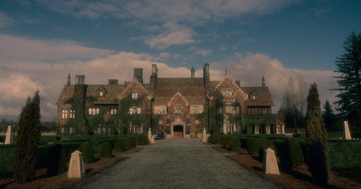 'The Haunting of Bly Manor' bất ngờ tung trailer: Sởn da gà hơn cả phần 1 Ảnh 2