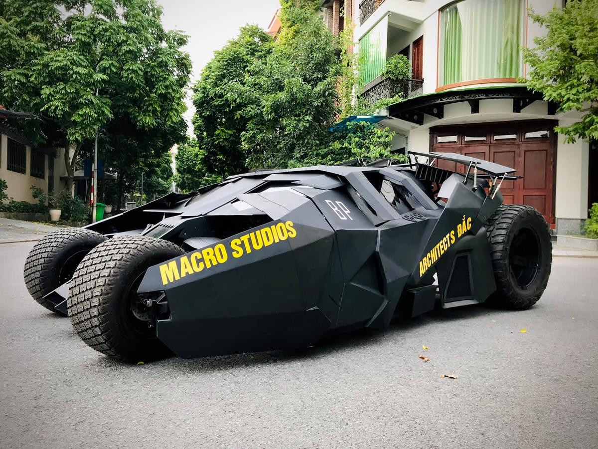 Nữ sinh gây 'sốt' CĐM khi đứng chụp cùng siêu xe của 'Batman' trước cổng trường ĐH Kiến Trúc Hà Nội Ảnh 6