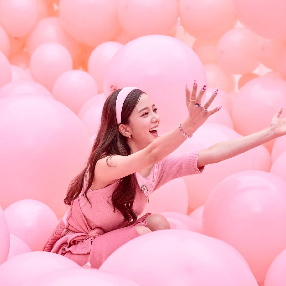 YG lại chọc điên fan: Jisoo ủ rũ, không có 'đất' phát biểu trong clip quảng bá 'Ice Cream' gửi fanclub Nhật Ảnh 1