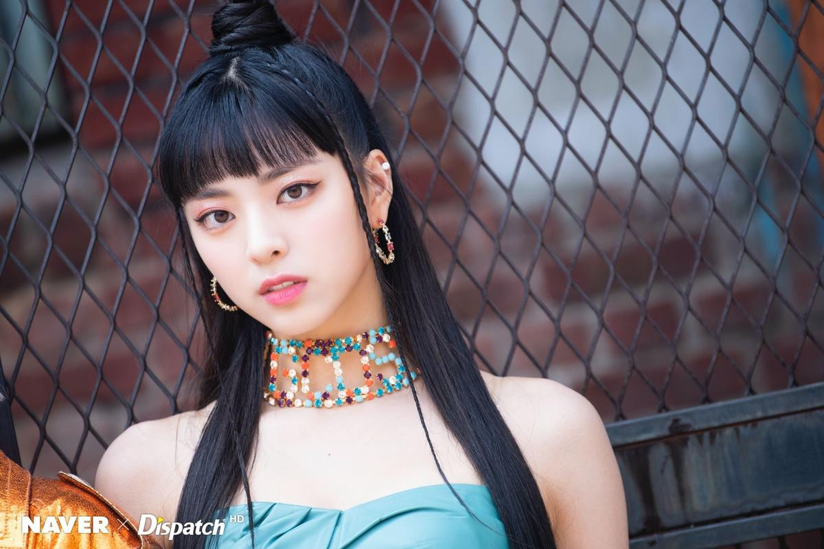 Visual hút hồn của Yuna (ITZY) trong loạt ảnh hậu comeback với MV 'Not Shy' Ảnh 7