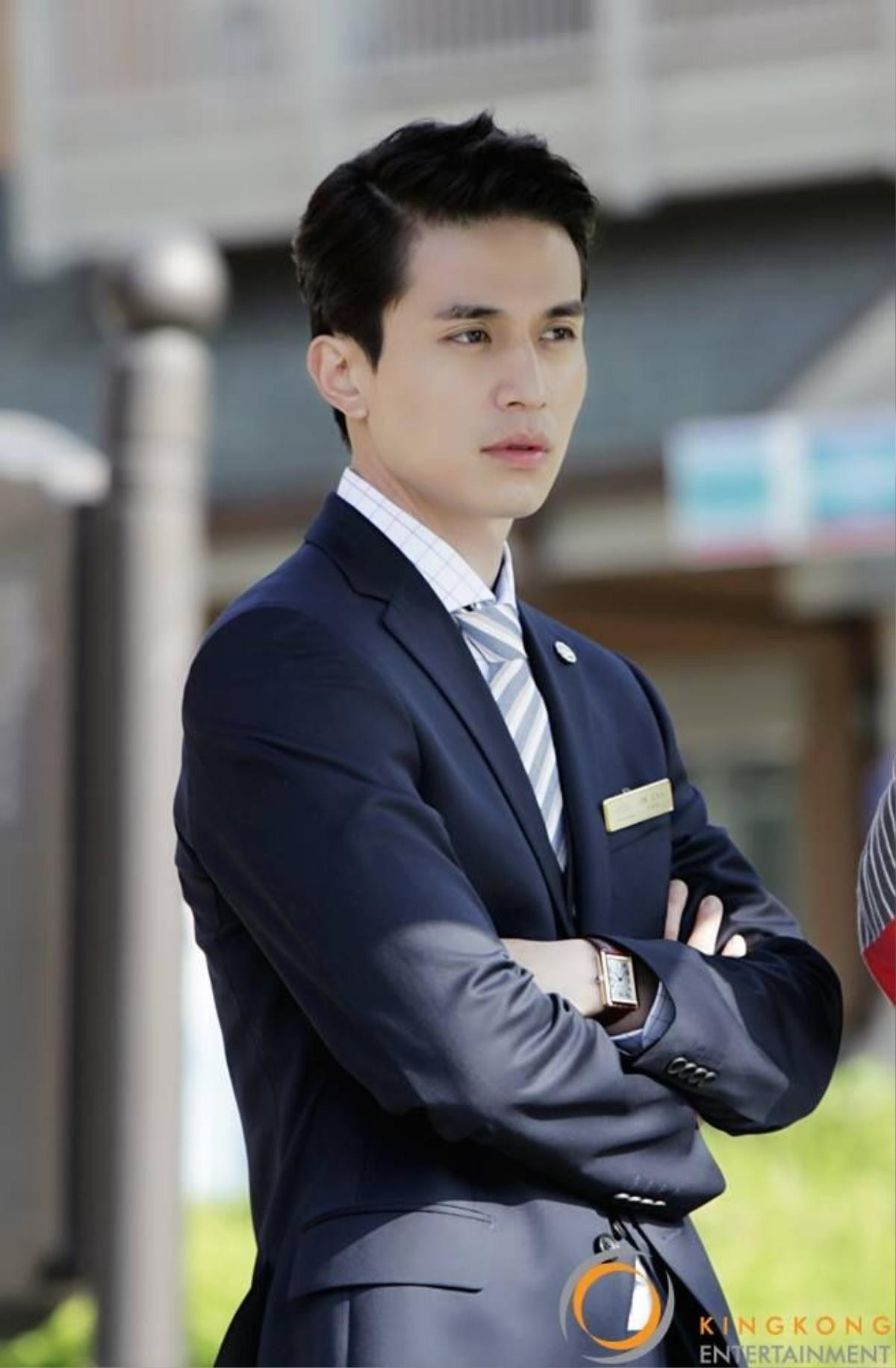 Lee Dong Wook và những lần tỏa nắng trong bộ vest đen cực phẩm trên màn ảnh Ảnh 4