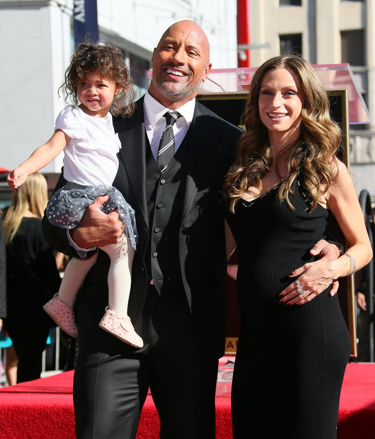 Vừa xác nhận nhiễm COVID-19, Dwayne 'The Rock' Johnson khiến fan thở phào nhẹ nhõm khi thông báo cả gia đình đã hồi phục Ảnh 4